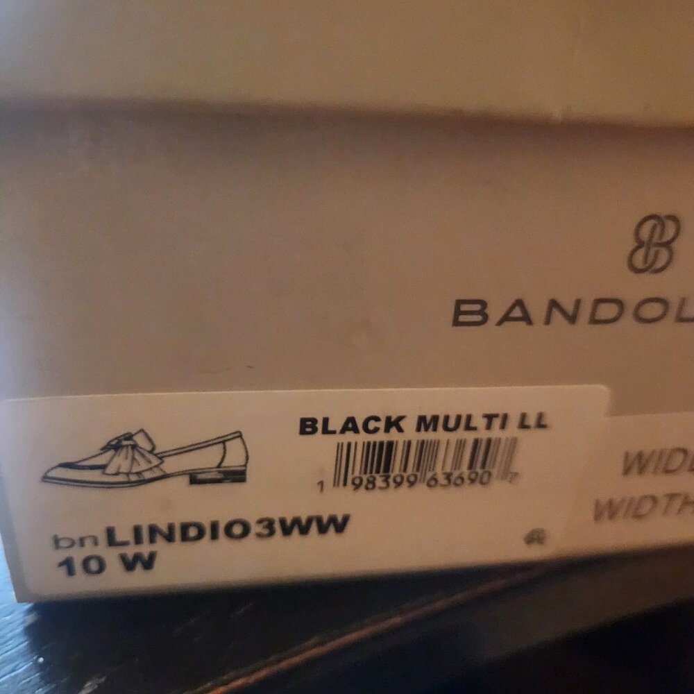 Bandolino "LINDIO" Black Patent Loafer Flats - Size 10 WIDE (
